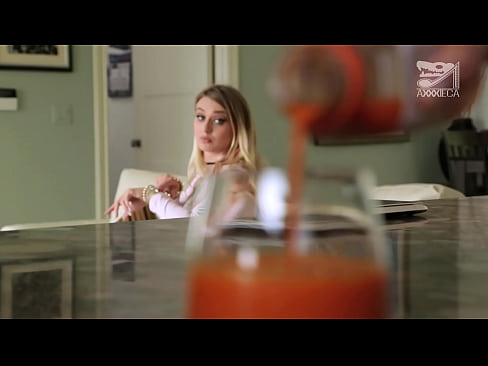 ❤️ Gadis panas dengan payudara besar dan vagina ketat mendapat ayam dari pecundang, tapi sangat keras ️ Video sialan  pada kami