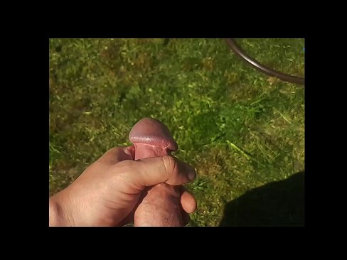 ❤️ Hottie mendapatkan vagina merah mudanya kacau dan mani dengan menyemprotkan di taman musim panas ️ Video sialan  pada kami