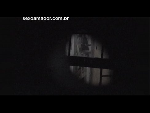 ❤️ Blondie diam-diam direkam oleh seorang intip lingkungan yang tersembunyi di balik batu bata berlubang ️ Video sialan  pada kami